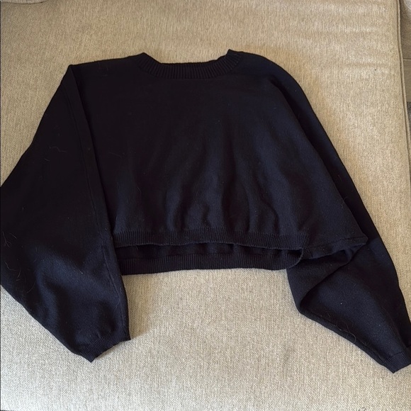 Princess Polly Sweaters - Princess Polly like new Black Cropped Sweater - small
